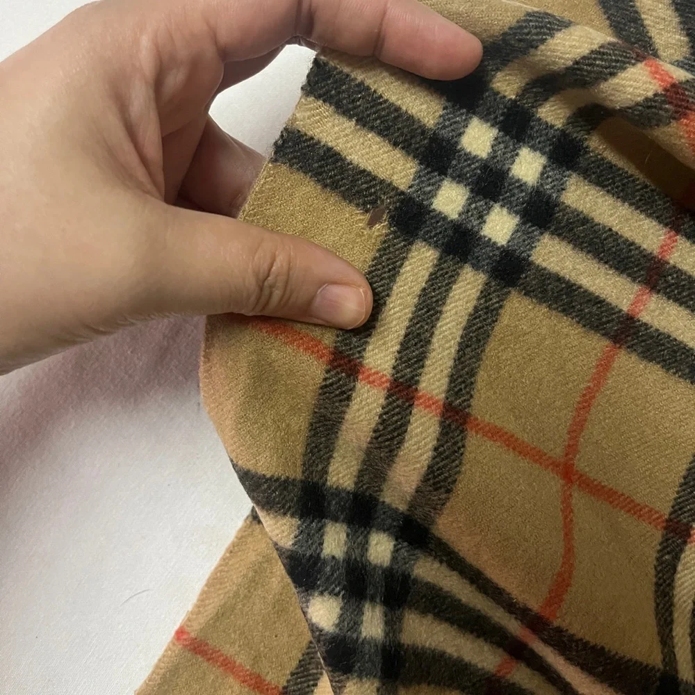 Preloved Vintage Burberrys (old name for Burberry) Scarf unisex - Picture 5 of 9
